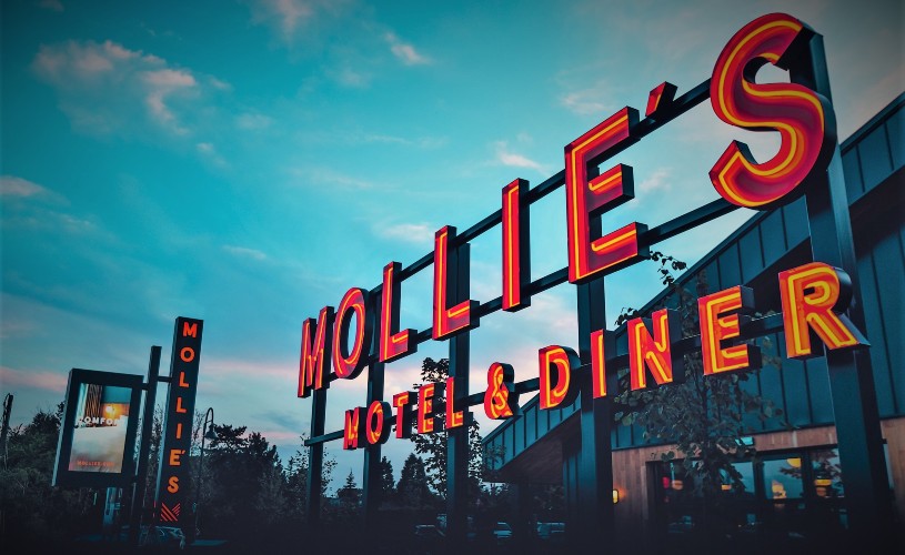 Mollie's Motel and Diner sign